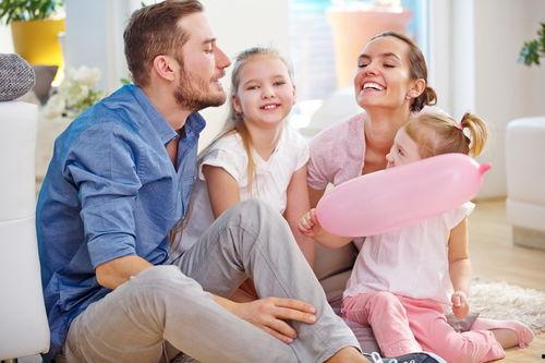 我们的美国家庭,温馨瞬间与成长故事